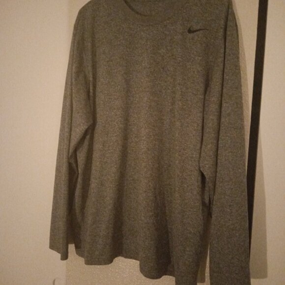 Nike Dri-Fit Pullover - Picture 6 of 6